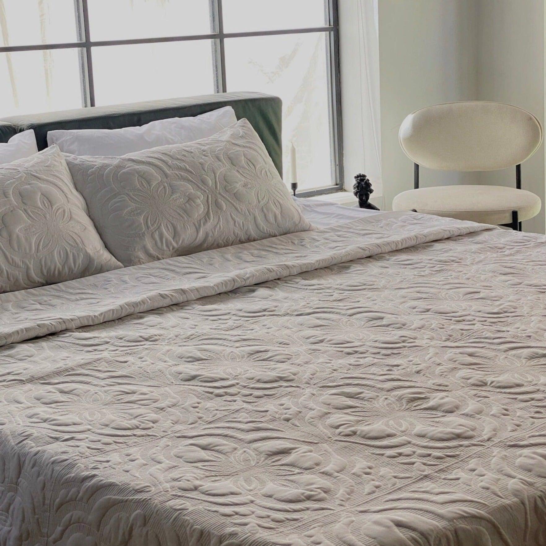 Eunoia Quilt Set