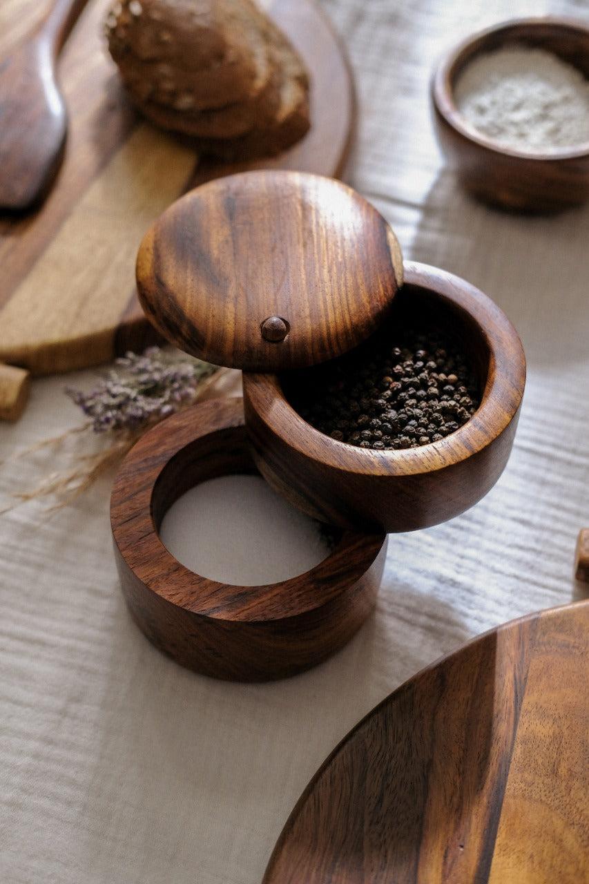 Salt & pepper holder