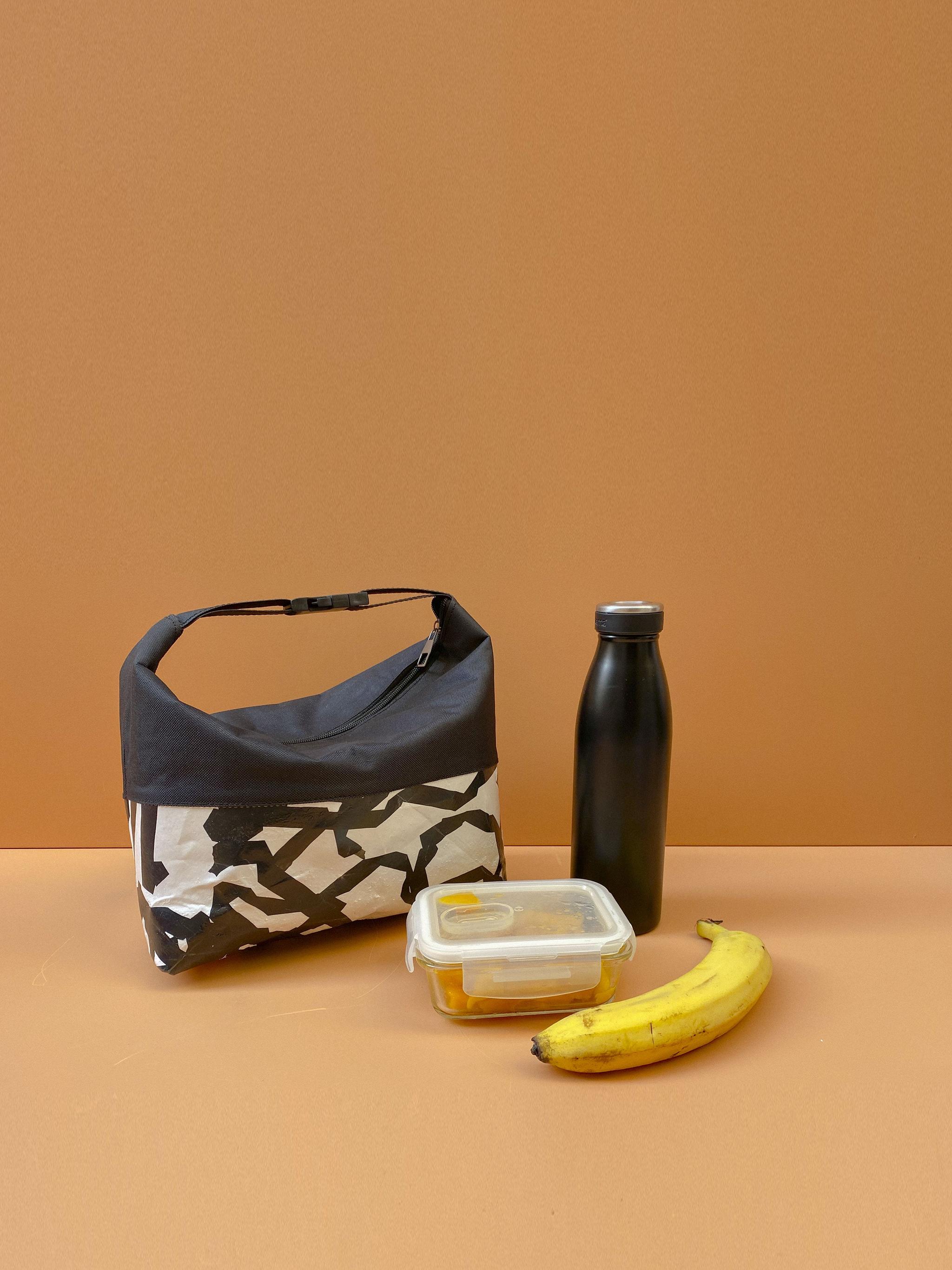 Buckle Lunch Bag - Black